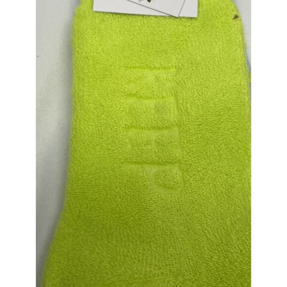 Crayola 2-pack Reverse Terry Eyelash Wave Socks / Kids Socks 4 pairs New - Picture 5 of 7